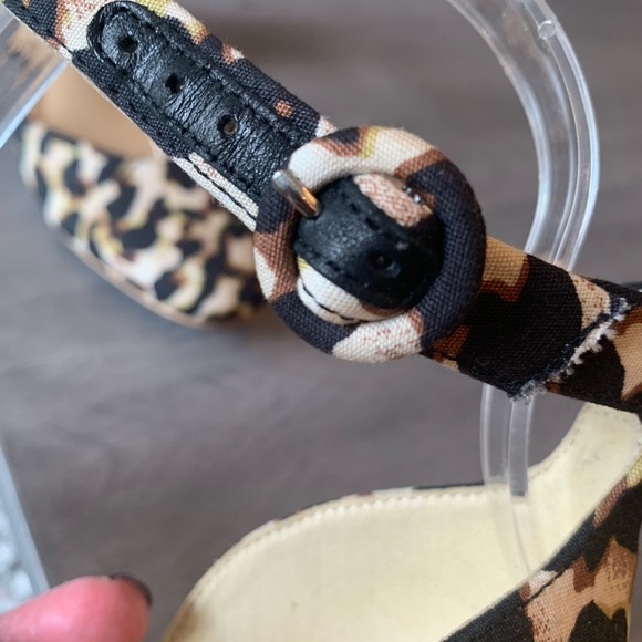 Cabi Kiki Ankle Strap low 2” chunky heel. Sz 8. - Picture 9 of 10